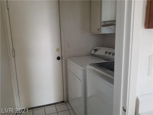 Building Photo - 4401 W Bristol Manor Dr