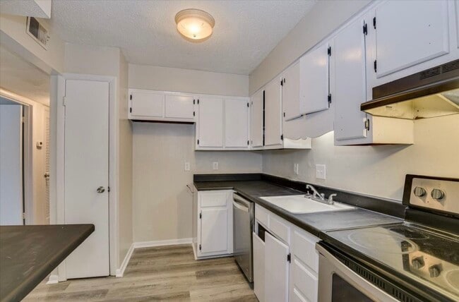 Foto del edificio - 1017 Stevens Creek Rd