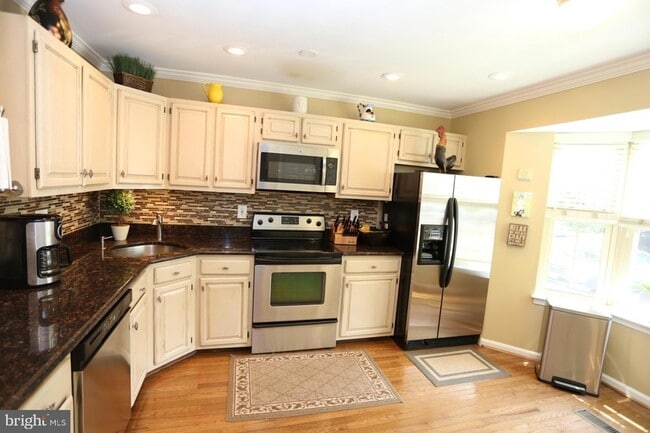 Building Photo - 30 Old Forge Ct