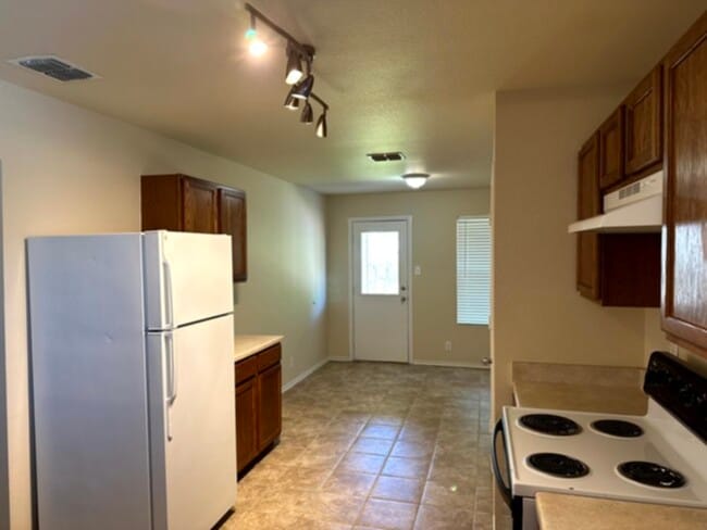 Building Photo - 13207 Hopkins Glade