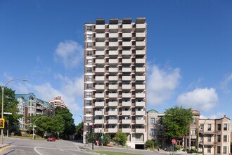 Building Photo - 1 Chem. de la Côte-Sainte-Catherine