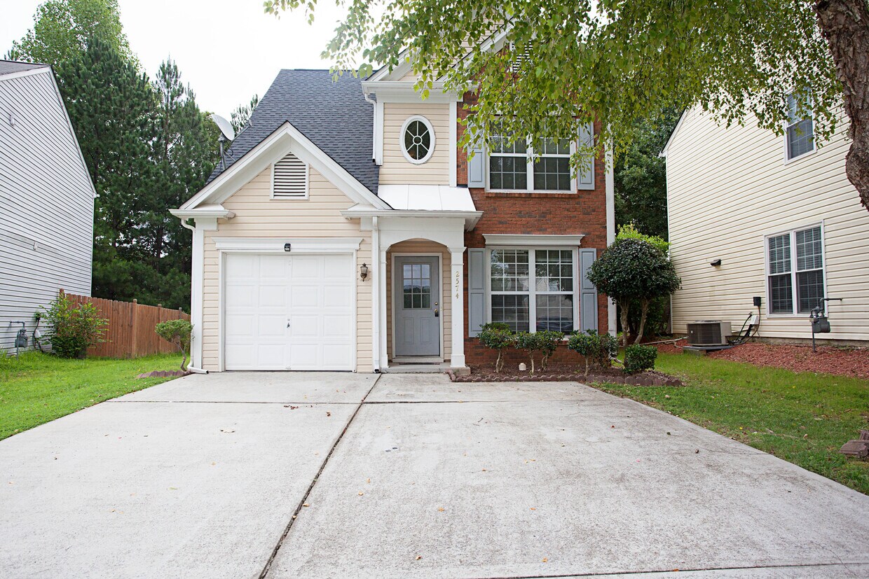 Primary Photo - 2574 Regent Walk Dr