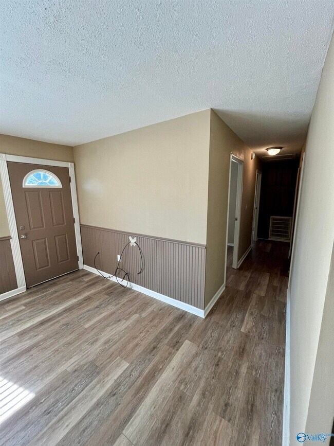 Foto del edificio - 1723 Oakwood Ave NE