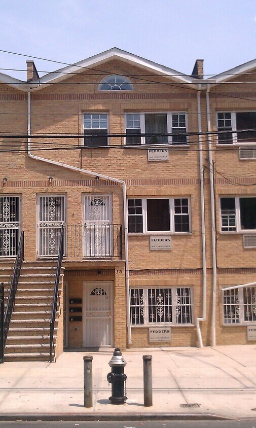 Foto del edificio - 315 E 163rd St