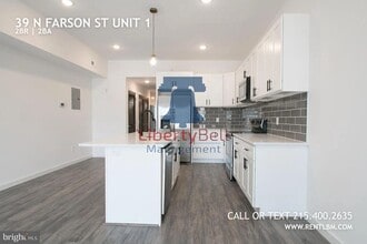 Building Photo - 39 Farson St