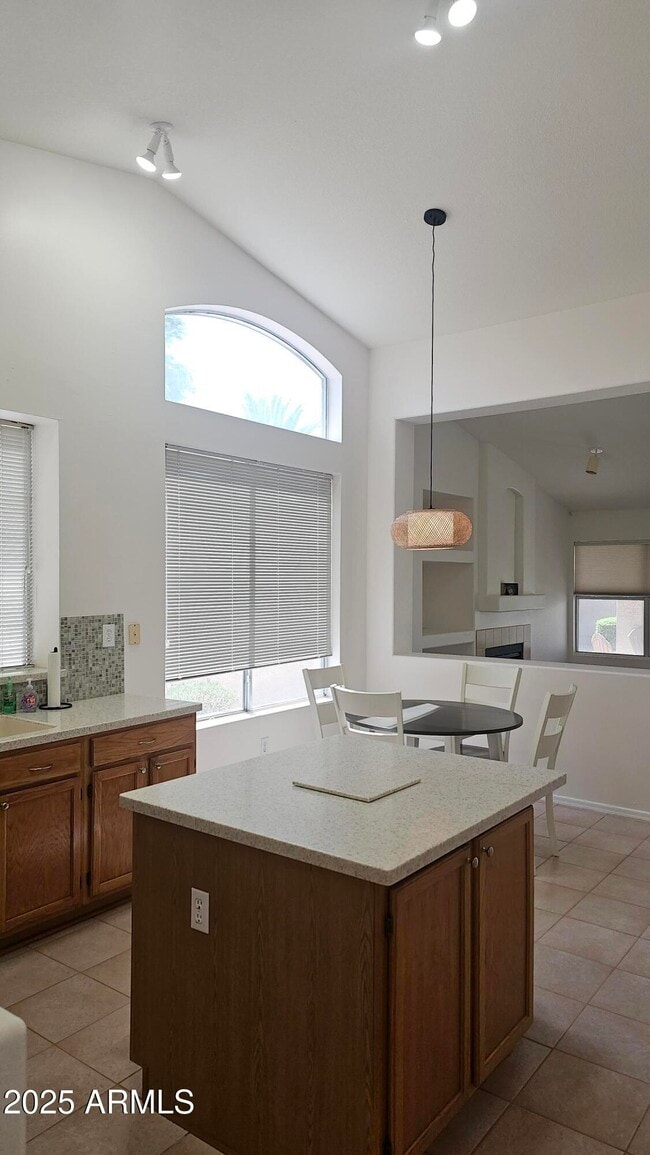 Foto del edificio - 4273 E Terrace Ave