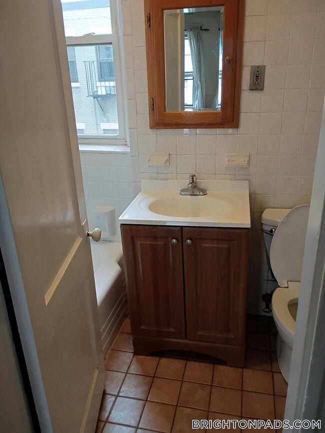 Building Photo - 313 Allston St