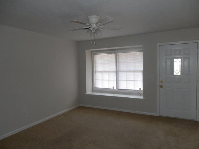 Building Photo - 8110 Trafalgar Way
