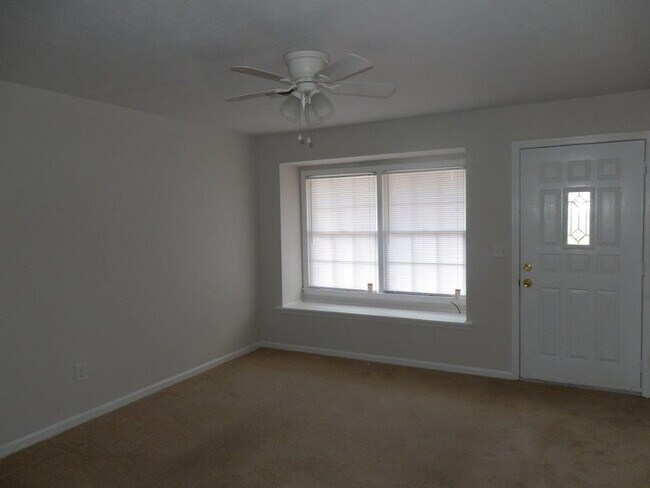 Foto del edificio - 8110 Trafalgar Way