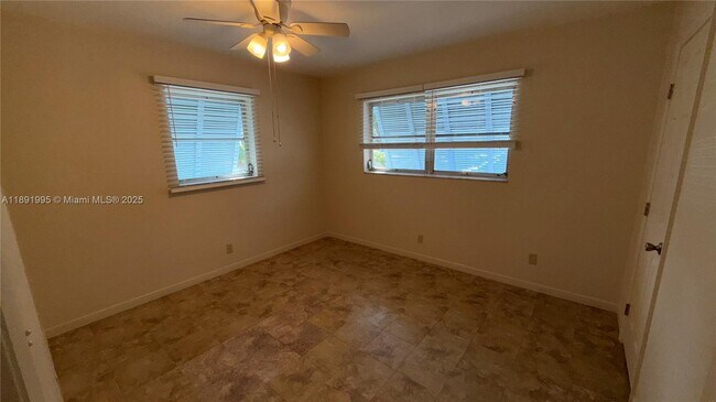 Foto del edificio - 2400 SW 42nd Ave