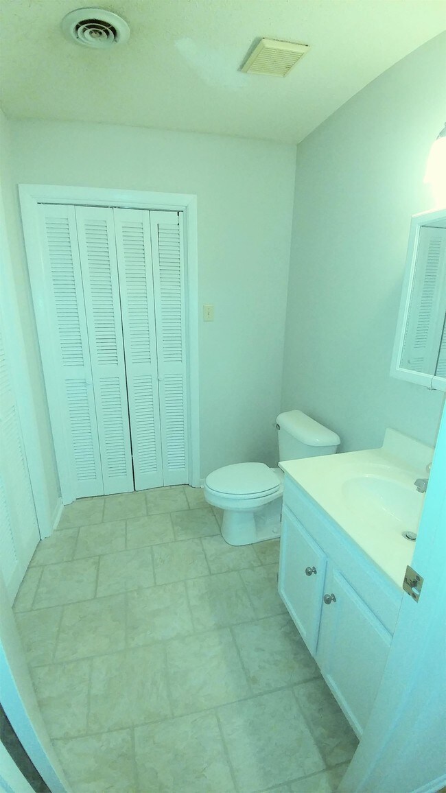 Foto del edificio - 9120 Woodpark Ln NW