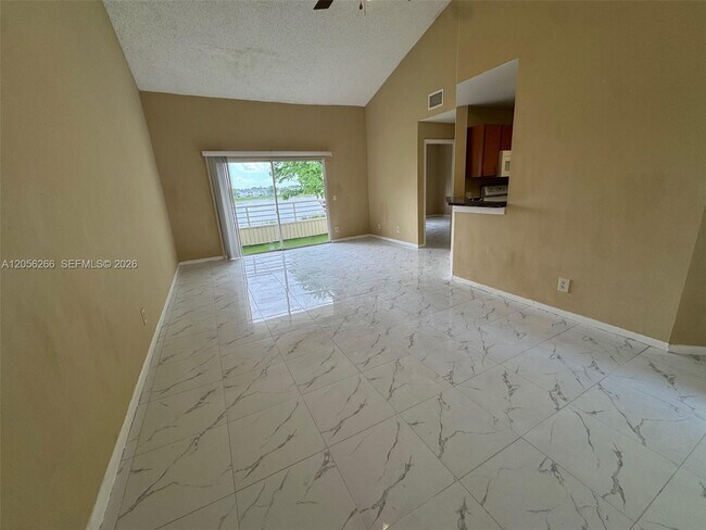 Foto del edificio - 3441 NW 44th St