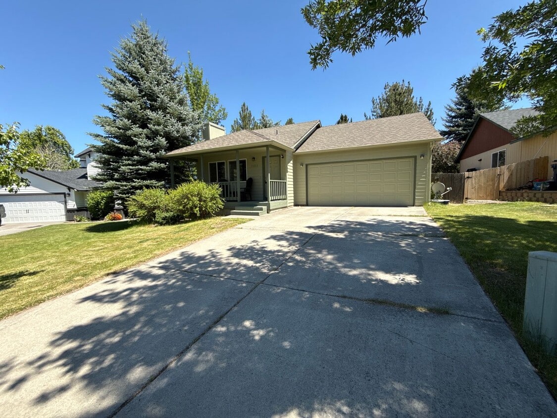 Primary Photo - Bring the Dog, SW Old Mill Area 3 Bdrm, 2 ...