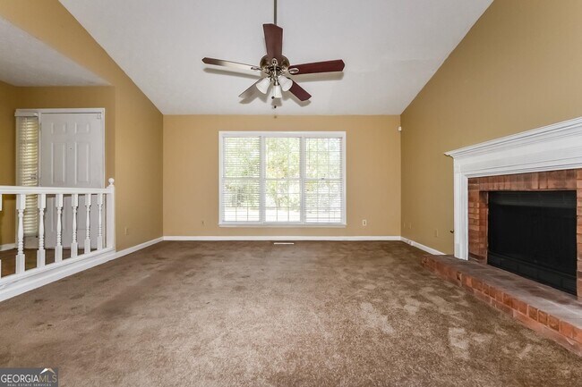 Building Photo - 170 Den Ric Dr