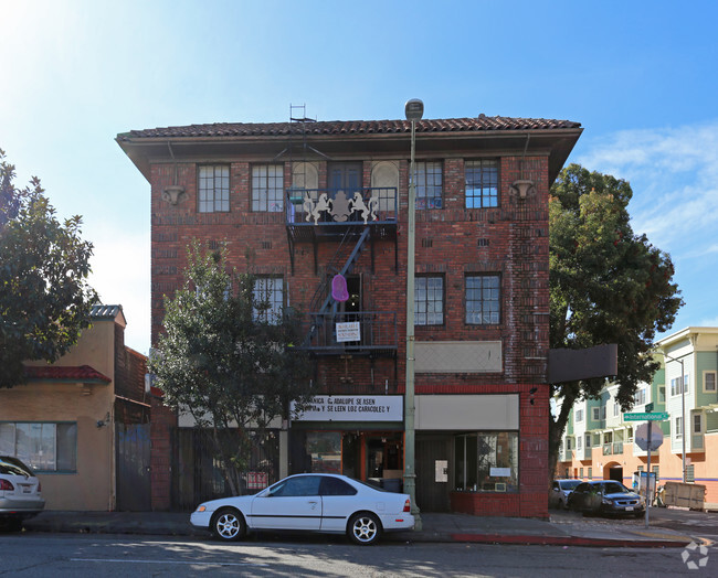 Building Photo - 1290 26th Ave