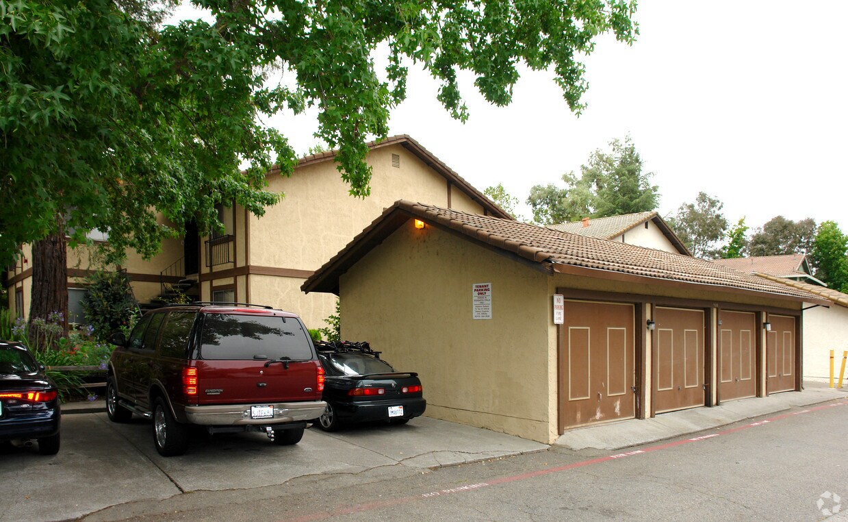 908 Civic Center Dr, Rohnert Park, CA 94928 Apartments in Rohnert