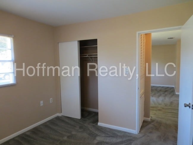 Building Photo - 3-Bed, 1-Bath in Rocky Point Village