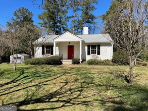 Building Photo - 2974 Hollywood Dr