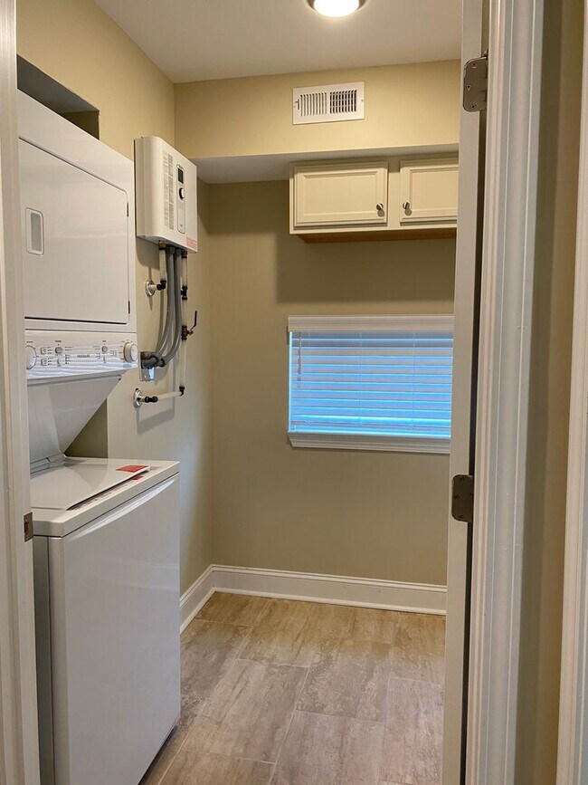 Foto del edificio - One bedroom one bathroom apartment off of West Union - Downtown Morganton
