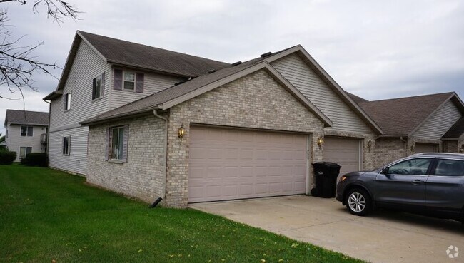 Building Photo - 391 Country Clover Dr
