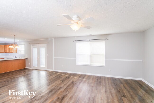 Building Photo - 1255 Fiesta Dr