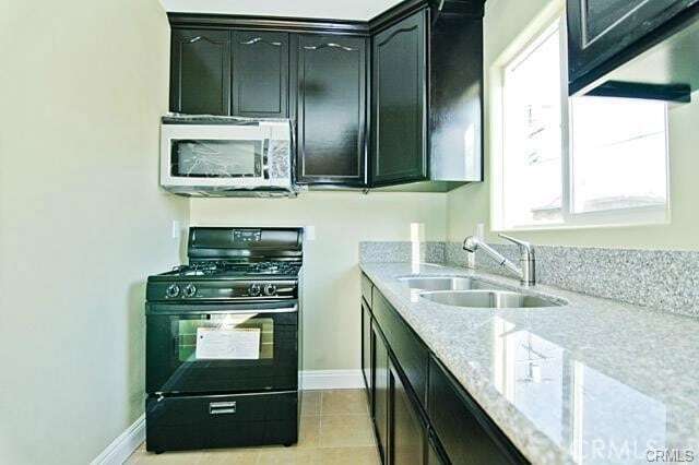 Foto del edificio - 620 1/2 W 59th Place Unit