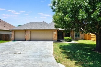 Building Photo - 15721 Hill Ln