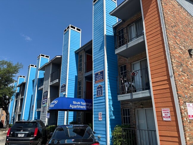 Building Photo - Blue Springs Apartments