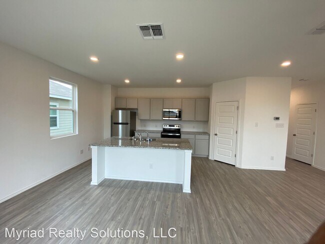 Building Photo - 4 br, 2.5 bath House - 10954 Fairchild Way