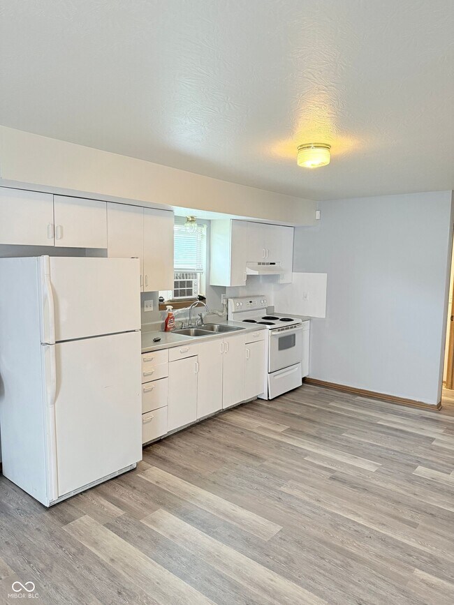 Foto del edificio - 6259 E 11th St