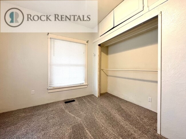 Foto del edificio - COMING SOON! 3 Bedroom 1.5 Bath House in Great Neighborhood