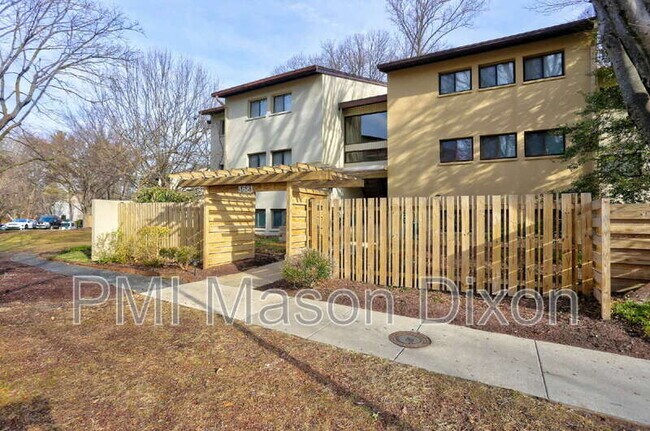 Foto del edificio - 5681 Harpers Farm Rd
