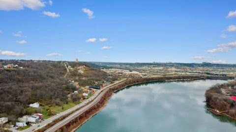 Foto del edificio - 2658 River Rd