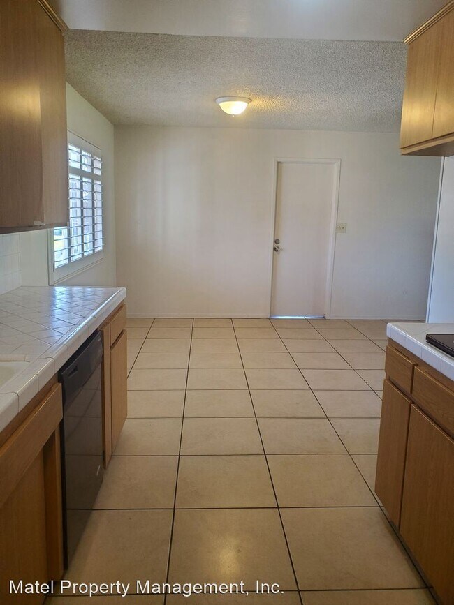 Building Photo - 3 br, 2 bath House - 1505 W. RUMBLE RD