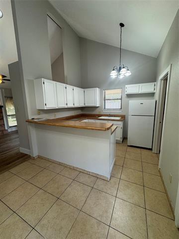 Building Photo - 420 S Las Vegas Trail