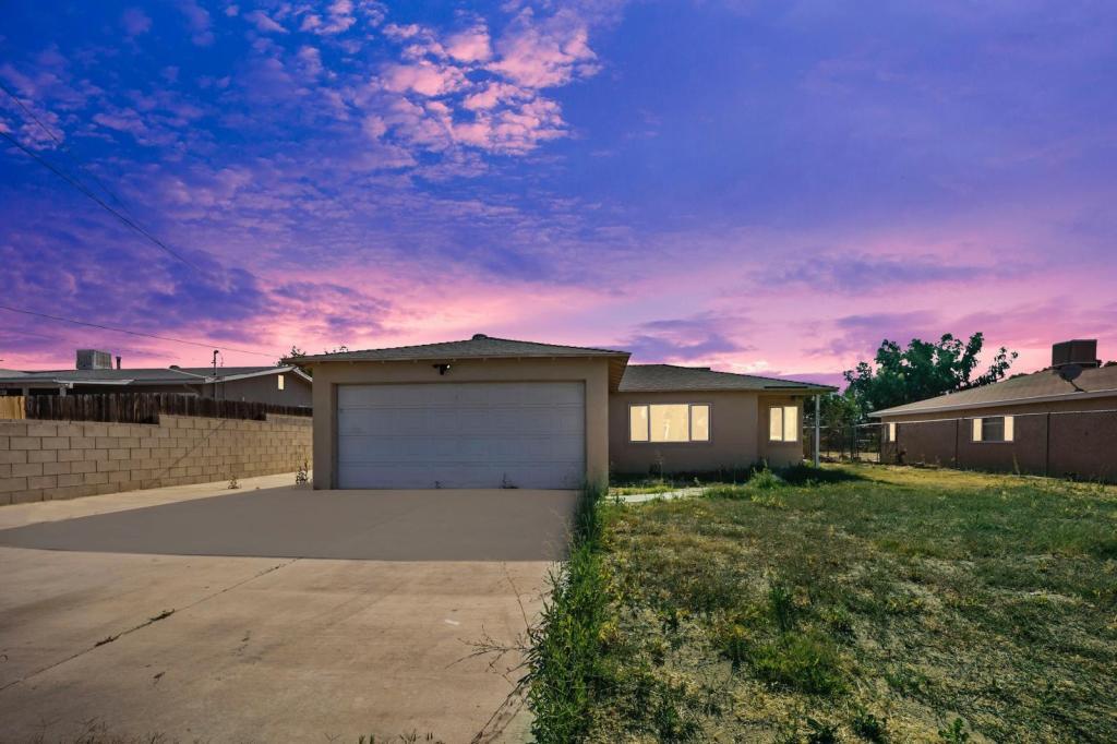 Foto principal - 42215 52nd St W