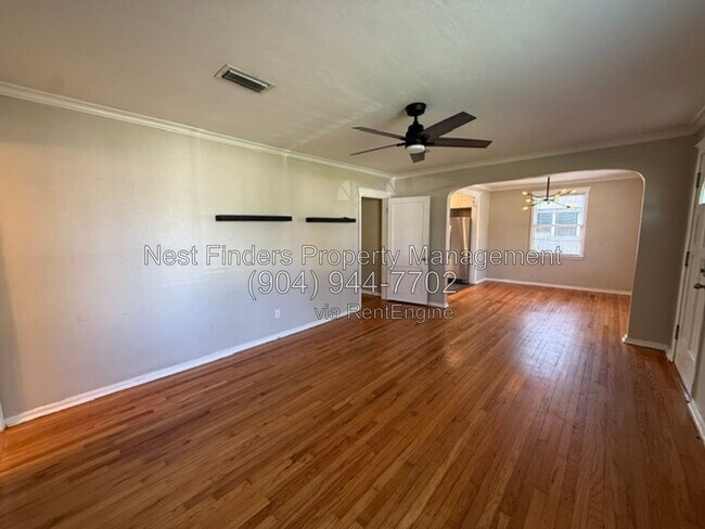 Building Photo - 1309 Macarthur St