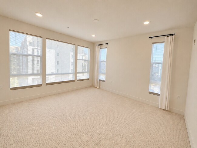 Foto del edificio - 45231 Ambition St