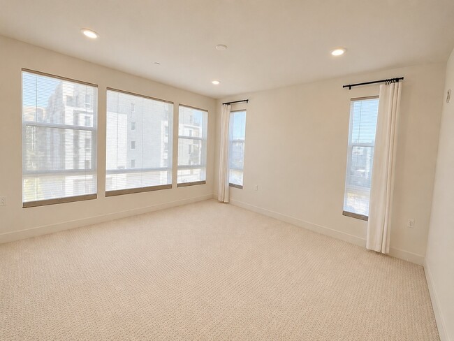 Building Photo - 45231 Ambition St