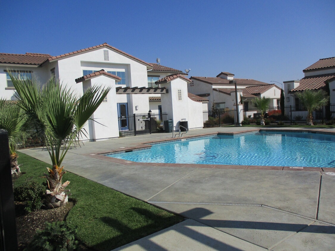 Primary Photo - Palmer Villas Apartments