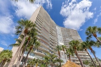 Building Photo - 2451 Brickell Ave