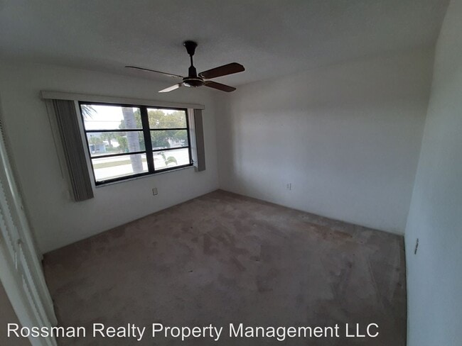 Building Photo - 4705 Santa Barbara Blvd
