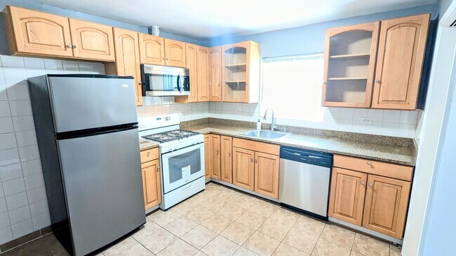 Foto del edificio - 2115 W Granville Ave