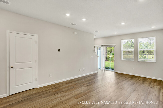 Foto del edificio - 10641 Waterfield Rd