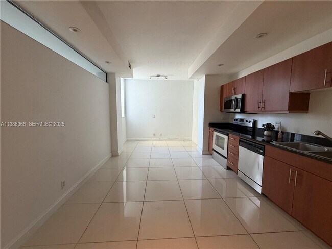 Foto del edificio - 111 E Flagler St