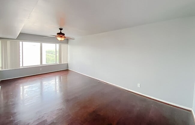 Building Photo - Beautiful 1 Bed 1 Bath Condo In Pavilion On The Park High-Rise Building In Alexandria City