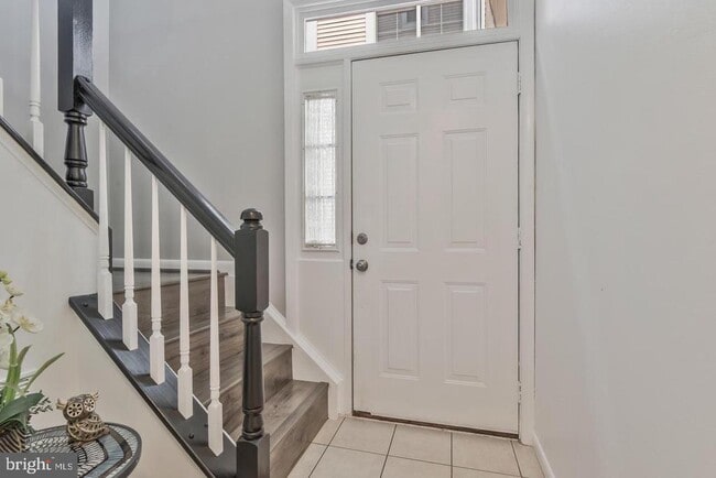 Building Photo - 44150 Shady Glen Terrace