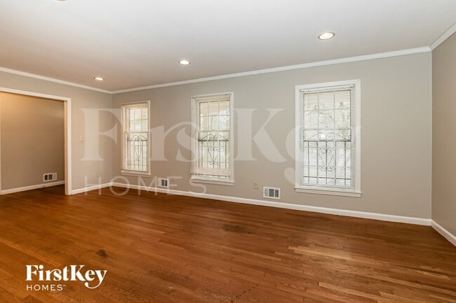 Building Photo - 3605 Carriage Way