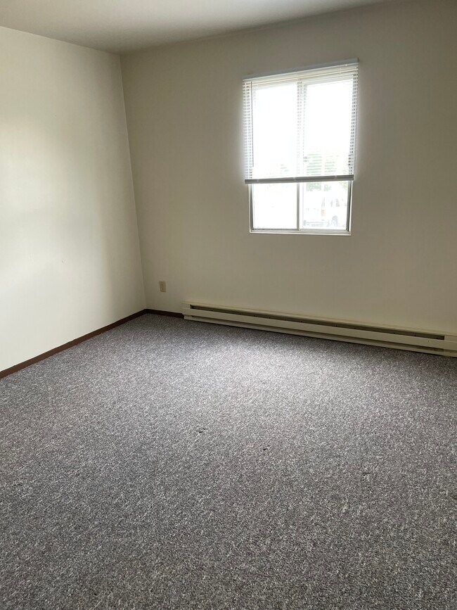 Living room - 815 16th Plz