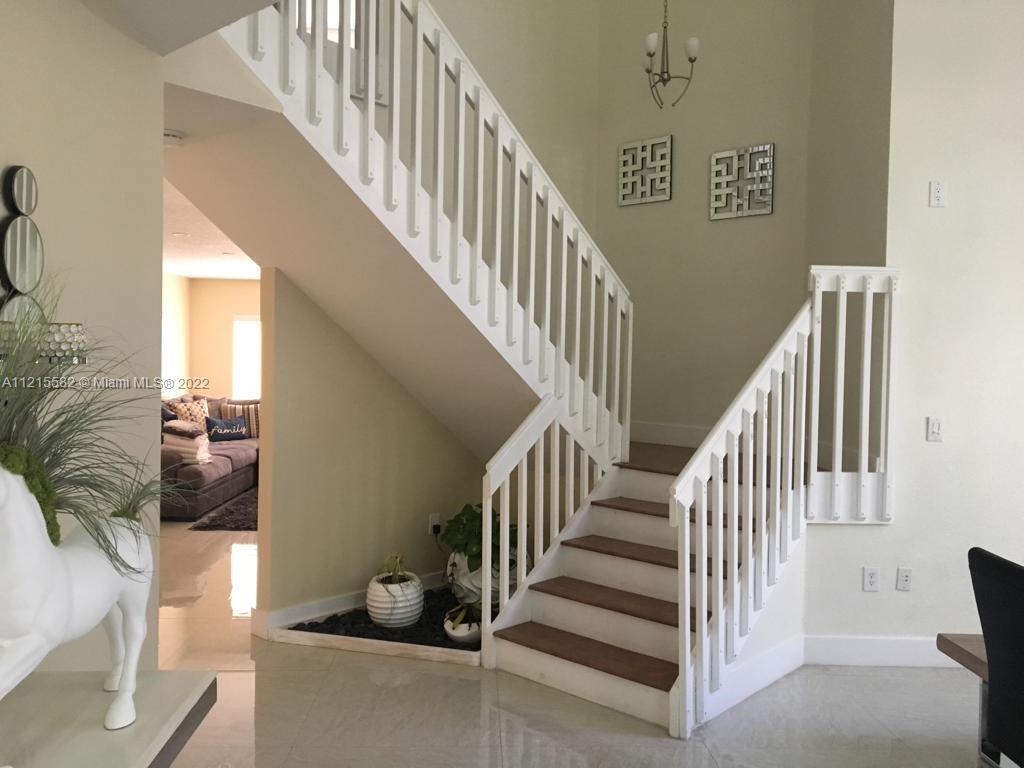 Foto principal - 1225 NW 167th Ave